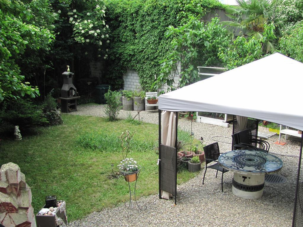 Kiki'S B&B Basel Rum bild